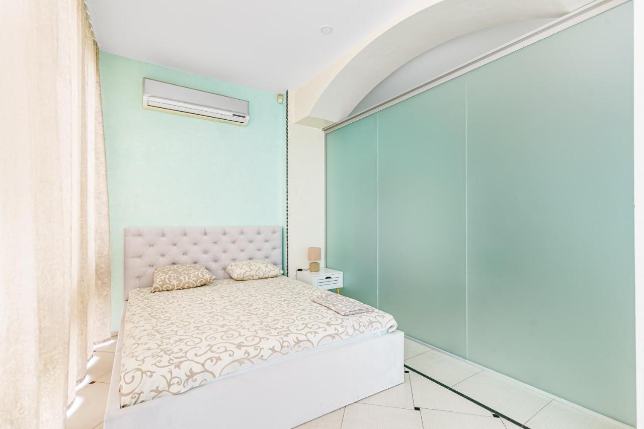 Deribasivska Cozy 4-Room Apartment Odessa Eksteriør bilde