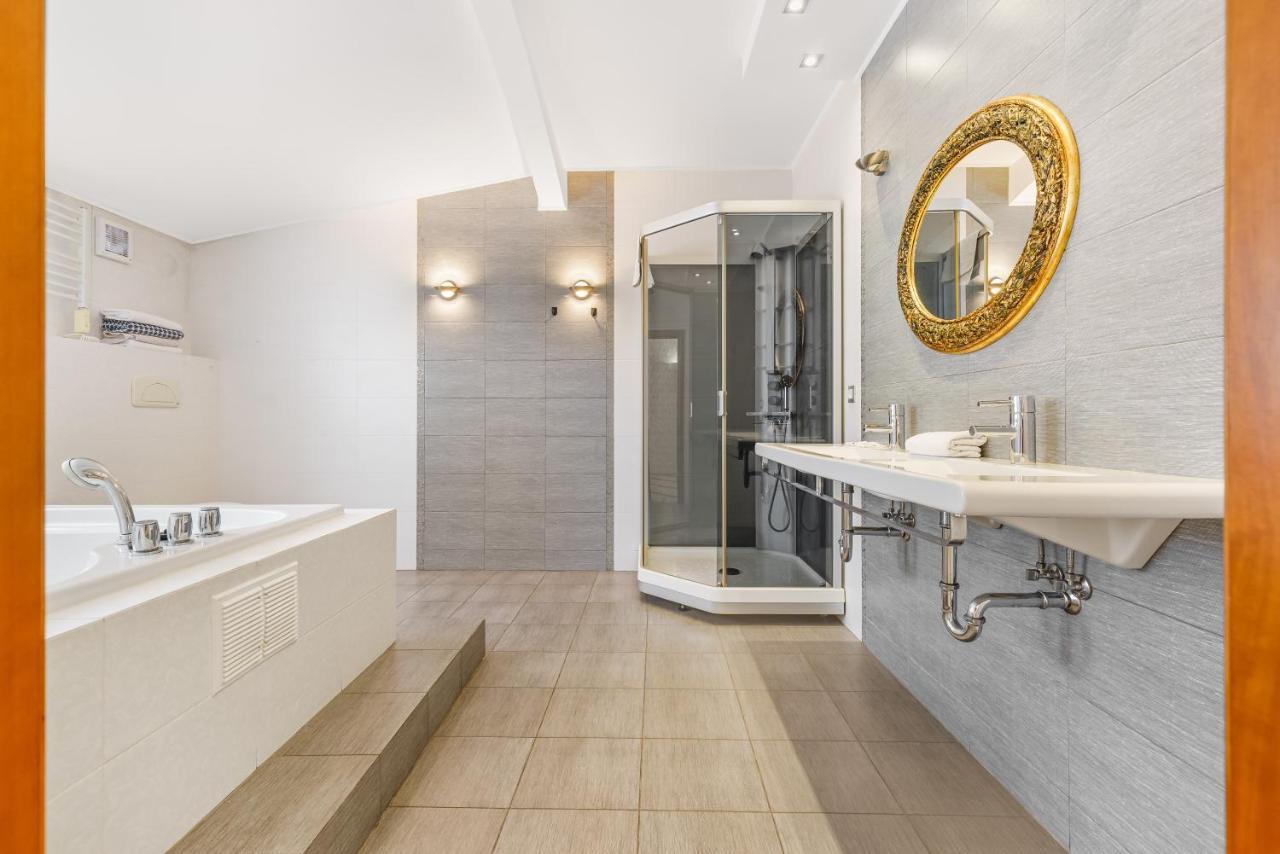 Deribasivska Cozy 4-Room Apartment Odessa Eksteriør bilde